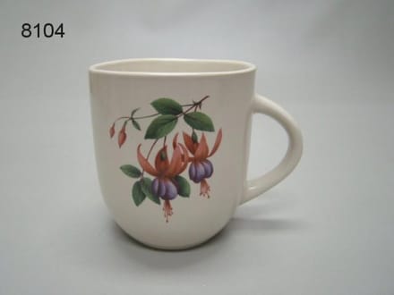 Kleine mok met afbeelding bloem fuchsia