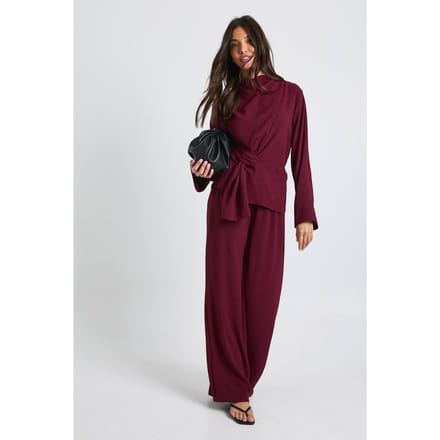 boohoo Dames Geweven Draperende Lange Mouw Blouse & Broek Set | Bordeaux Rood | Maat: 40