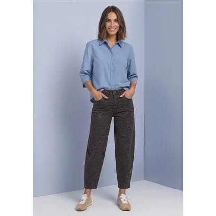 High Waist Barrel Leg jeans in Loose Fit