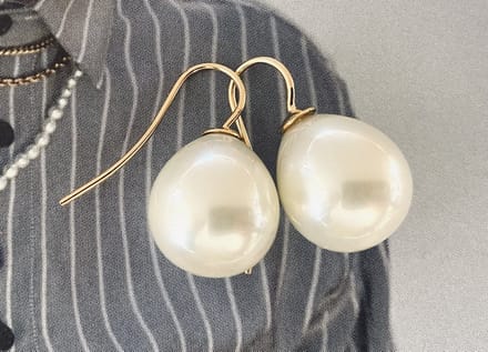 Klassieke parel oorbellen roomwit/goud