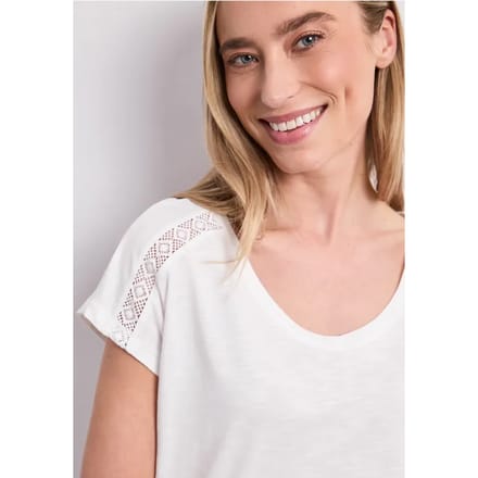 Shirt met V-hals en gehaakte details
