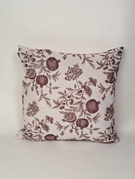 Madison sierkussen 45x45cm Fig Red