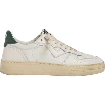 4B12 Witte sneakers