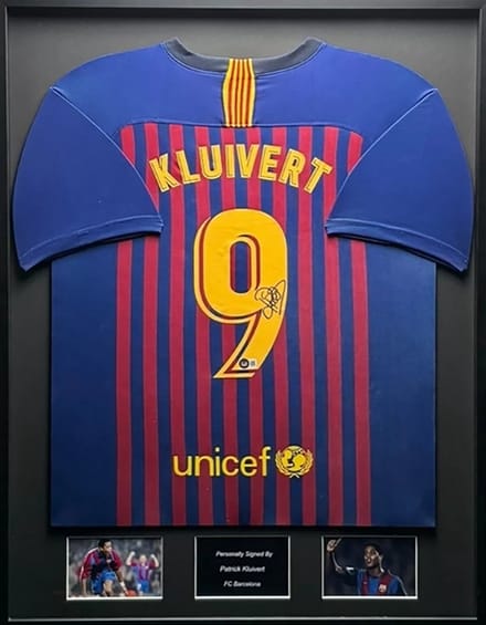 Patrick Kluivert FC Barcelona 18/19 ingelijst thuis shirt