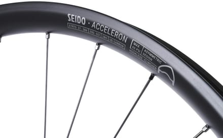 Seido - Acceleron - Wielset - Zwart 21-622 28H 700C