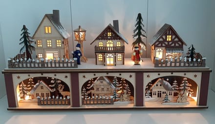 Houtsnijwerk kerst dorp 2 lagen met led verlichting
