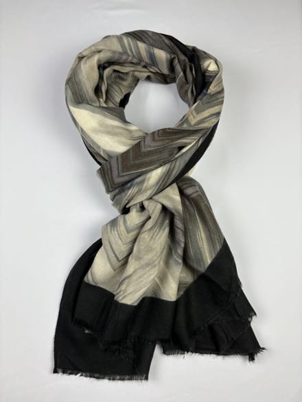 Nette dames sjaal met chevron zigzag print 20% wol met 80% viscose
