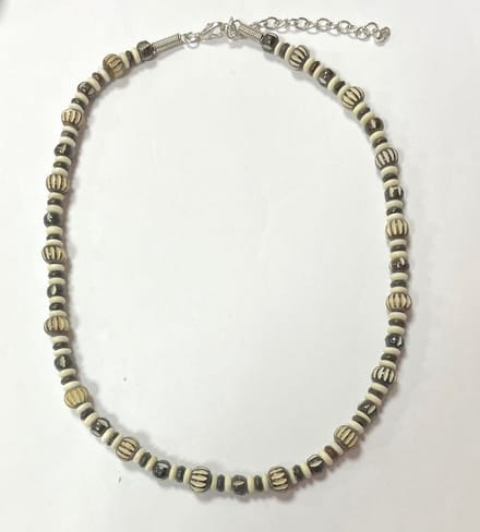 Ketting met beige en bruine kralen - 46 + 5 Centimeter - Damesdingetjes
