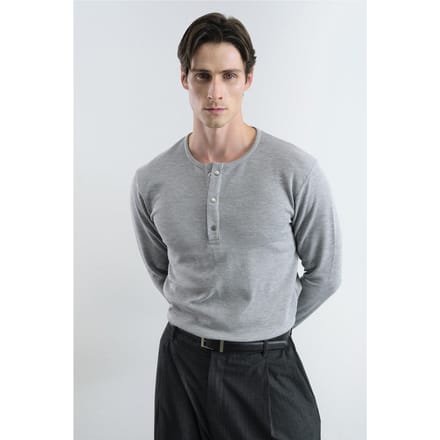Comfort Fit Knop Kraag Lange Mouw T-shirt