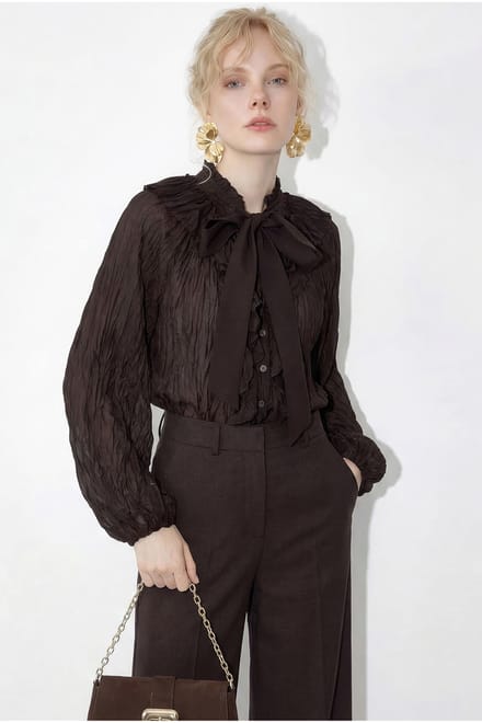 Knoopsluiting Crepe Blouse met Strikdetail
