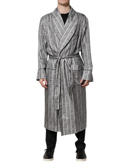 Zijden Robe Met Sjawl Kraag Lange Mouwen