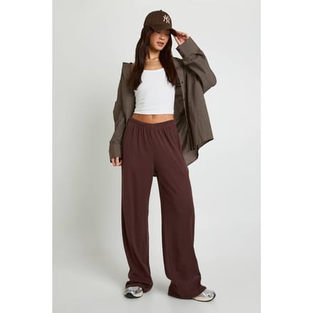 boohoo Dames Broek met hoge rib en wijde pijpen | Chocoladebruin | Maat: 36