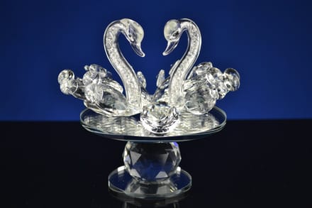 Luxe Kristallen Zwanen op Voet – Romantisch en Elegant Design