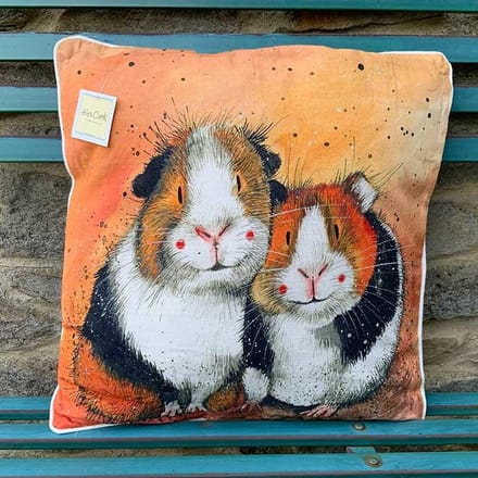 Sierkussen - Two Guineas ~ Cavias - 45 Cm X 45 Cm