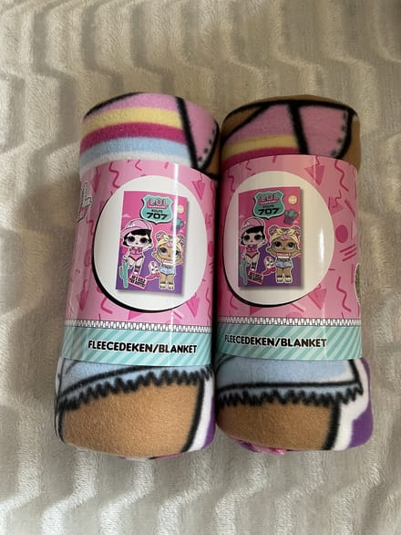 2x LOL Surprise fleece deken