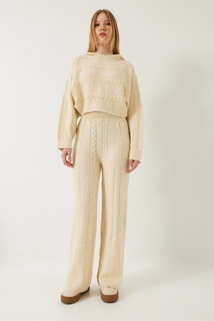 Textured Knitwear Cropped Sweater en Brede Pantalon Co-Ord Set