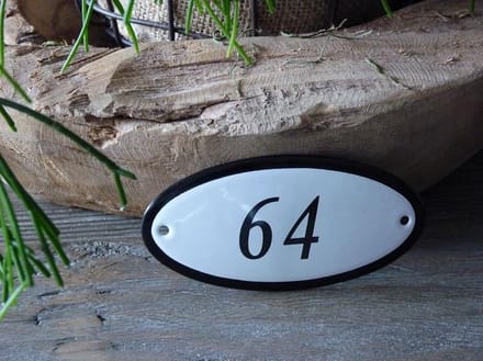 Emaille huisnummer 10x5 wit nr. 64