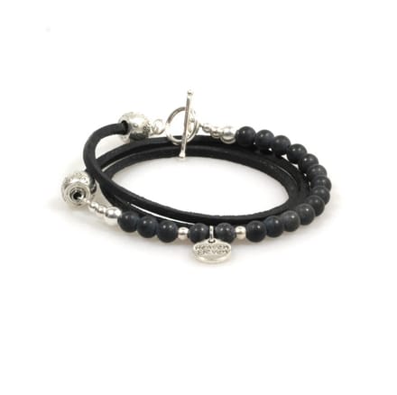 Heaven Eleven - Zwarte leren wikkelarmband met Onyx kralen