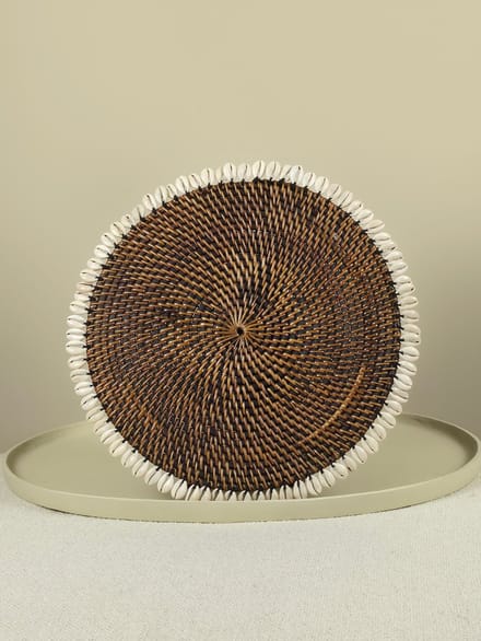 Blitzdeco - Placemat Rond - Logan - Handgemaakt Rotan met Schelpen - Beige Bruin