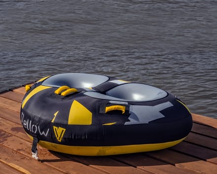YellowV opblaasbare funtube voor 2 personen model "TRIANGLE"