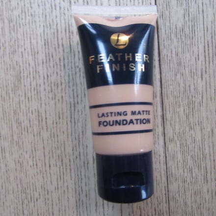 Lentheric Feather Finish Lasting Matte Foundation 30ml - Natural Beige 03