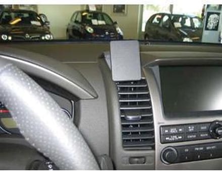 Brodit ProClip houder geschikt voor Nissan Frontier/ King Cab/ Navara/ Pathfinder Center mount