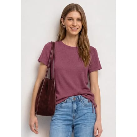 Een basic Shirt met gebreide look en ronde hals