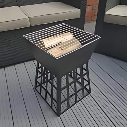 Traditionele vierkante vuurkorf voor buiten - hittebestendige BBQ en tuinverwarming