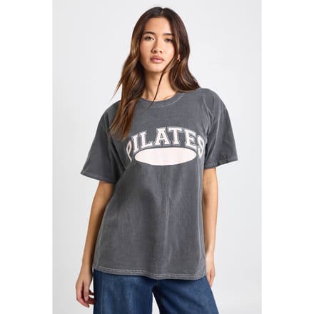 boohoo Dames Pilates grafische print oversized T-shirt | Houtskool | Maat: 34