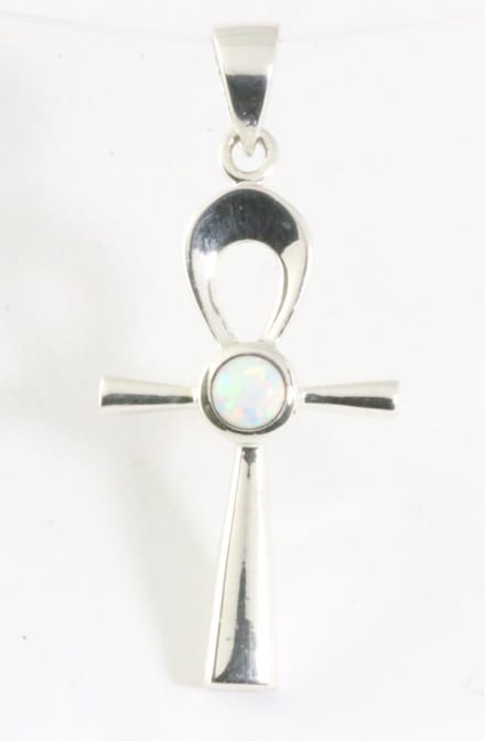 Fijne zilveren ankh hanger met welo opaal