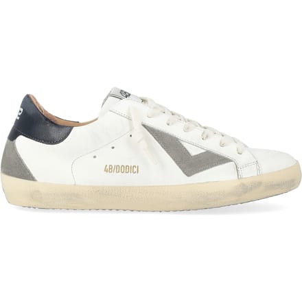 4b12 Witte sneakers