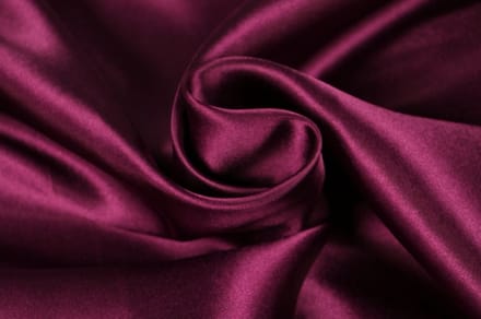 50 meter satijn stof - Cassis - 100% polyester