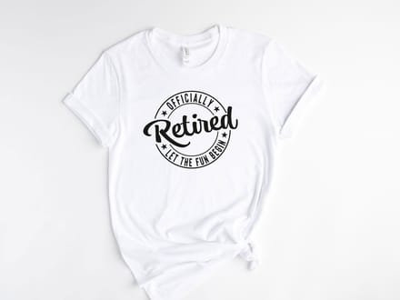 Lykke Officially Retired Let The Fun Begin| Pensioen | Unisex T-shirt | Retired Dames |Retired Heren|Maat M