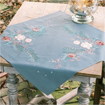 Vervaco - Tafelkleed kit - 72 x 72cm - Kerstrozen - PN-0223120