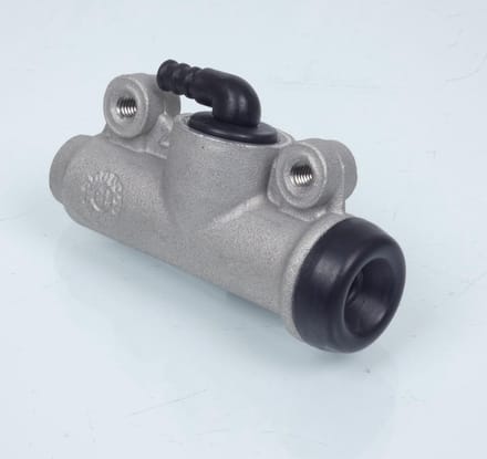 ajp hoofdremcilinder achterrem voor derbi 50 senda r drd motor 2002 tot 2003