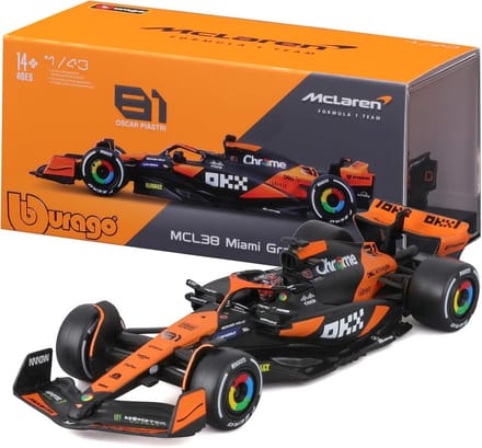 Diecast Model van Formule 1 Auto met Helm en Displaykoffer