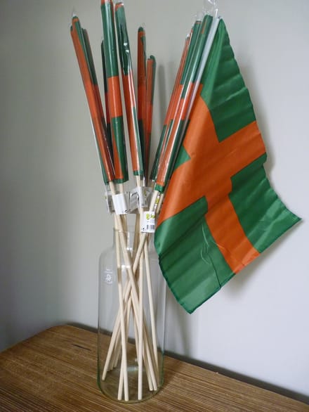 Vierdaagse zwaaivlag doos a 24 stuks