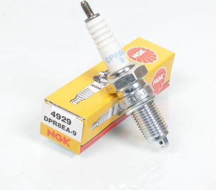 Bougie d'allumage NGK pour Scooter Malaguti 250 Password 2007 à 2012 DPR8EA-9 Neuf