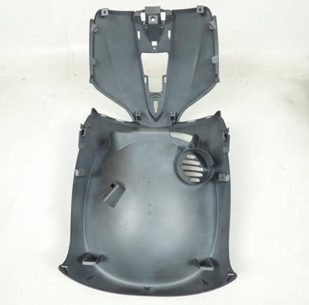 Voorbeenschild grijs 742/B voor scooter Piaggio 125 Liberty 2015-19 1B001334000EZ