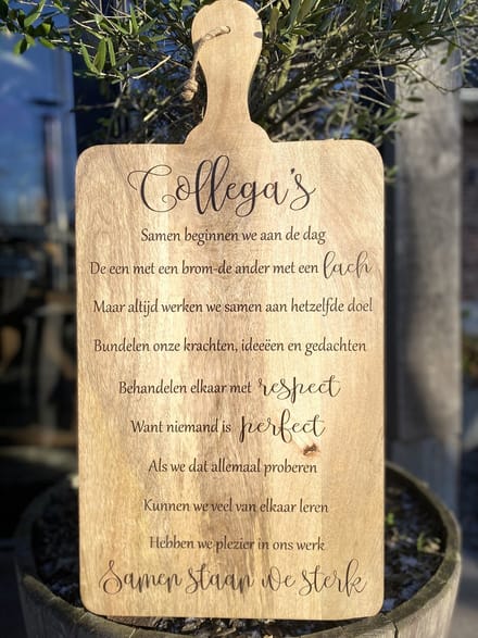 Creaties Van Hier -Tekstbord - Serveerplank XXL - Collega's - 60x34,5 cm - Hout