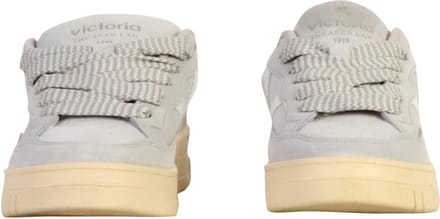 Lage sneakers met veters