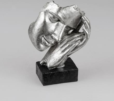 Vrouw - Beeld - Zilver - op voet - 22cm - rust