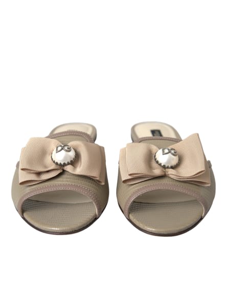 Boogversierde Leren Slippers