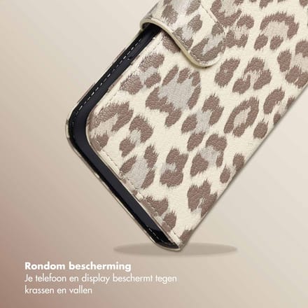 Selencia Hoesje - Geschikt voor Apple iPhone 17e / 16e - Sabi Bookcase met panterprint - Soft Ivory