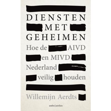 Diensten Met Geheimen - Willemijn Aerdts
