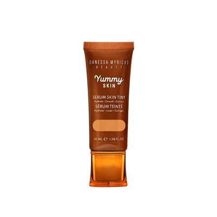 Danessa Myricks Beauty - Yummy Skin Serum Skin Tint - Getinte serum foundation 45 ml - 6