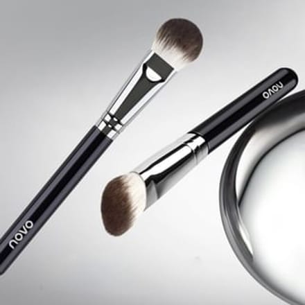 NOVO - Soft Highlight Blush Brush 1pc