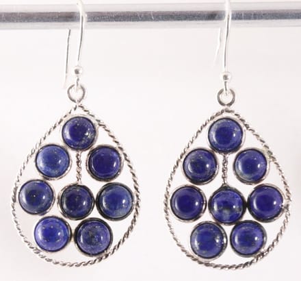 Opengewerkte zilveren oorbellen met lapis lazuli
