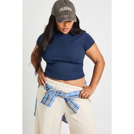 boohoo Dames Plus Rib getailleerde top met korte mouwen | Marineblauw | Maat: 46