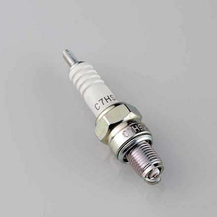 Bougie d'allumage NGK pour Auto C7HSA / 4629 Neuf